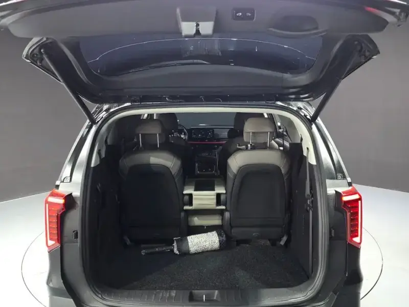 2023 Kia Carnival с пробегом 61 832 км
