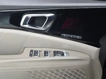 2023 Kia Carnival с пробегом 61 832 км