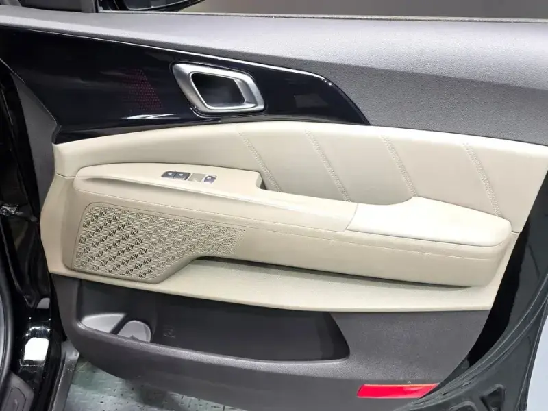 2023 Kia Carnival с пробегом 61 832 км