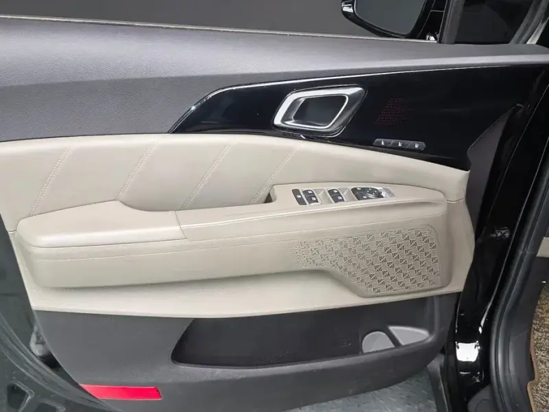 2023 Kia Carnival с пробегом 61 832 км