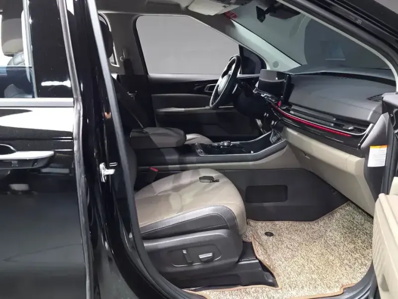 2023 Kia Carnival с пробегом 61 832 км