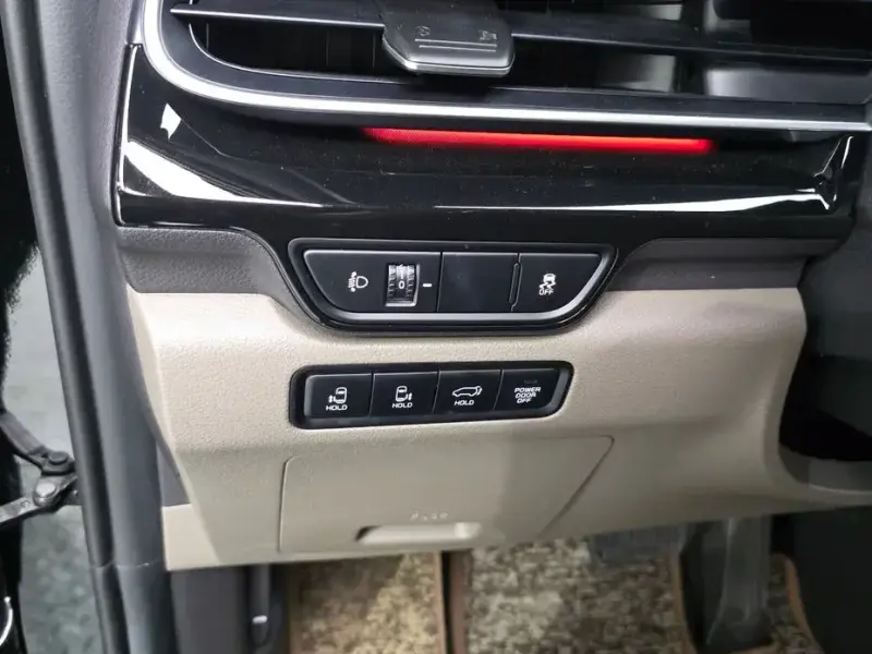 2023 Kia Carnival с пробегом 61 832 км