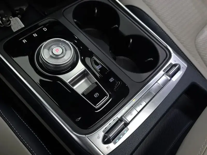 2024 Kia Carnival с пробегом 9 946 км