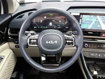 2024 Kia Carnival с пробегом 9 946 км