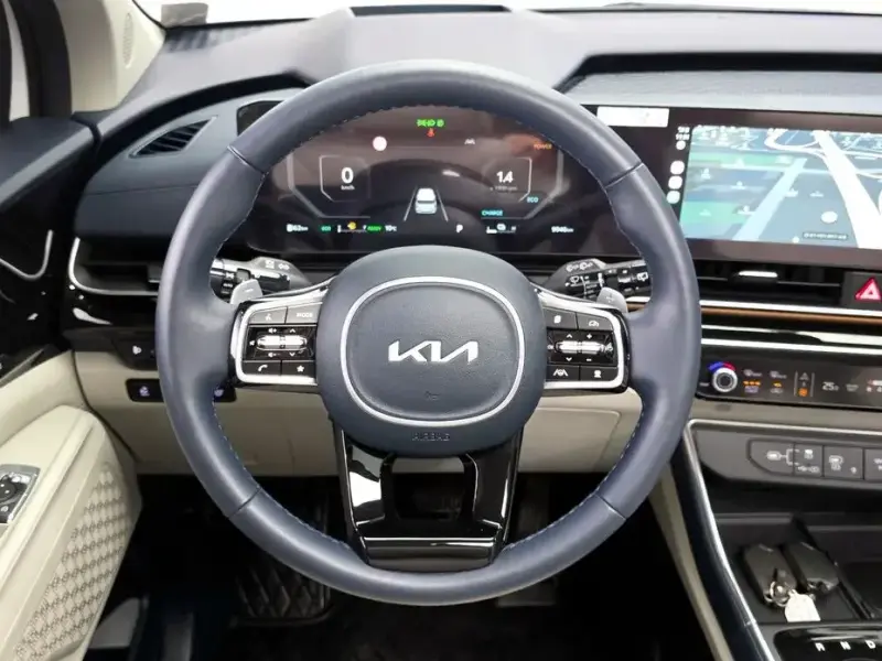 2024 Kia Carnival с пробегом 9 946 км