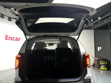 2024 Kia Carnival с пробегом 9 946 км
