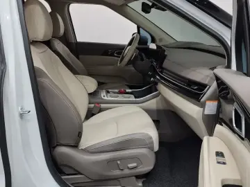 2024 Kia Carnival с пробегом 15 183 км