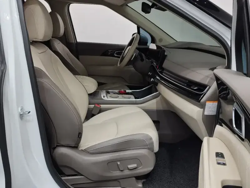 2024 Kia Carnival с пробегом 15 183 км