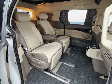 2024 Kia Carnival с пробегом 15 183 км