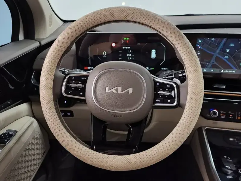 2024 Kia Carnival с пробегом 15 183 км