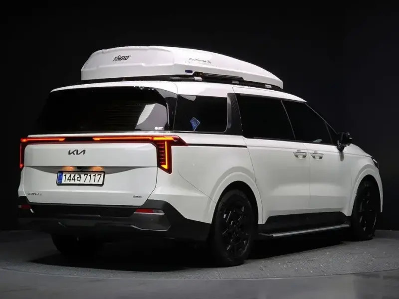 2025 Kia Carnival с пробегом 28 961 км