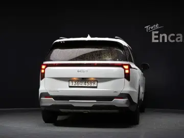 2025 Kia Carnival с пробегом 7 990 км