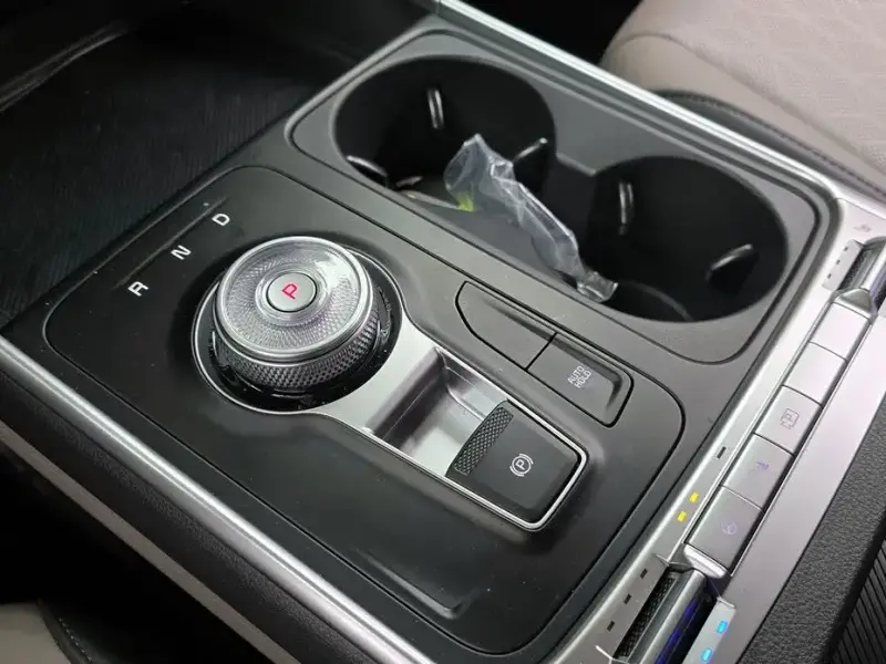 2025 Kia Carnival с пробегом 7 990 км