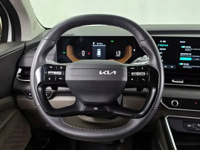2025 Kia Carnival с пробегом 7 990 км