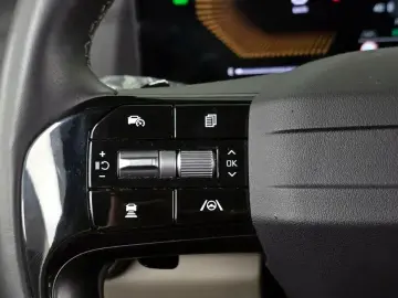 2025 Kia Carnival с пробегом 7 990 км