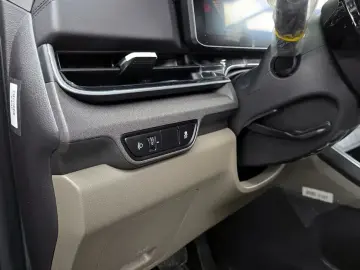 2025 Kia Carnival с пробегом 7 990 км