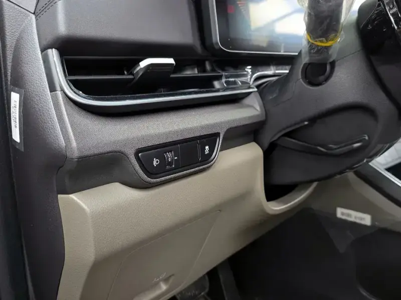 2025 Kia Carnival с пробегом 7 990 км