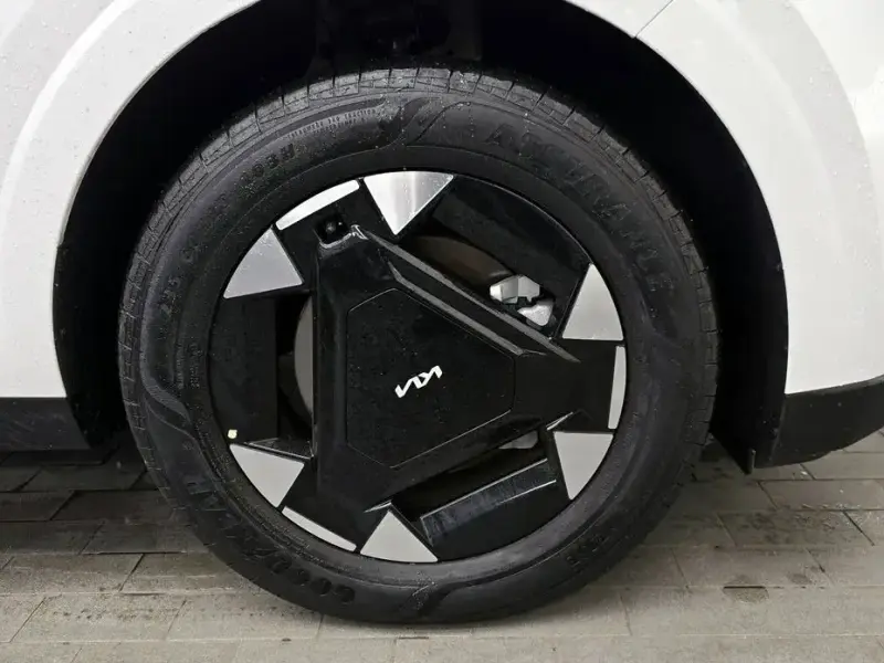 2025 Kia Carnival с пробегом 7 990 км