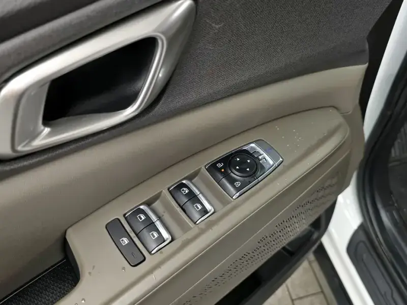 2025 Kia Carnival с пробегом 7 990 км