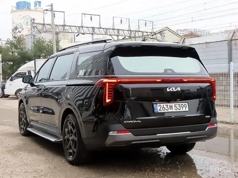 2024 Kia Carnival с пробегом 33 874 км