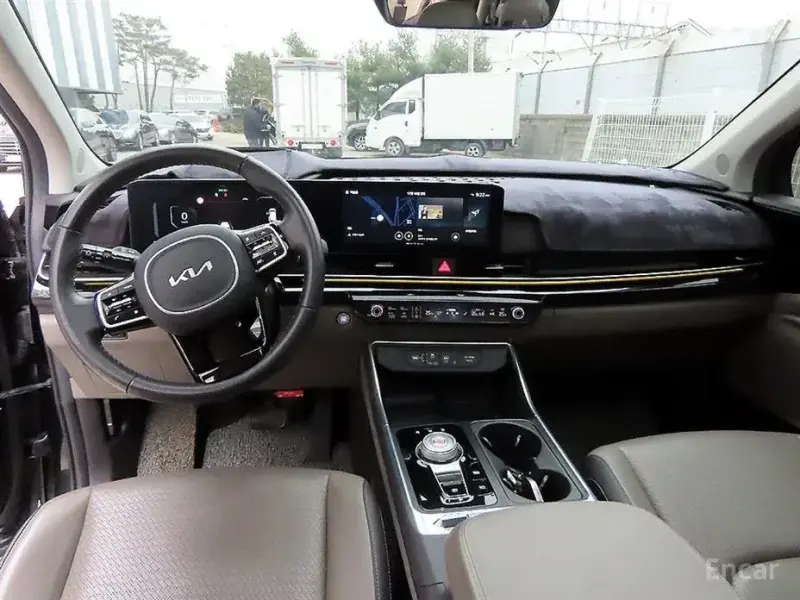 2024 Kia Carnival с пробегом 33 874 км