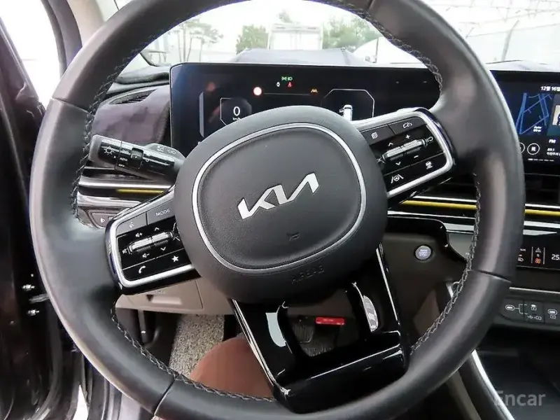 2024 Kia Carnival с пробегом 33 874 км