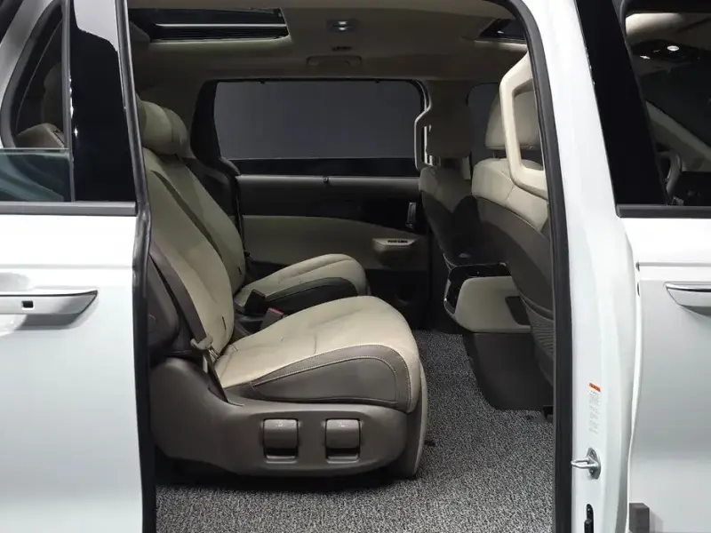 2024 Kia Carnival с пробегом 31 398 км