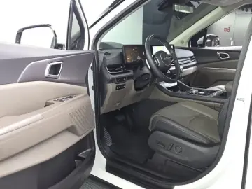 2024 Kia Carnival с пробегом 31 011 км
