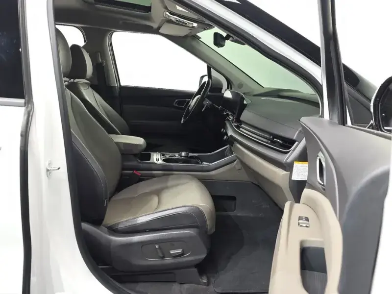 2024 Kia Carnival с пробегом 31 011 км
