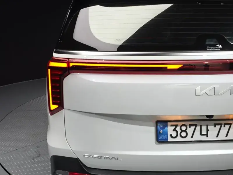 2024 Kia Carnival с пробегом 31 398 км