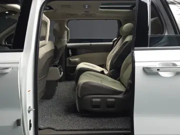 2024 Kia Carnival с пробегом 31 398 км