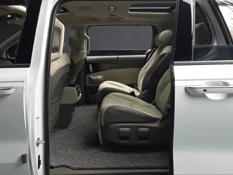 2024 Kia Carnival с пробегом 31 398 км