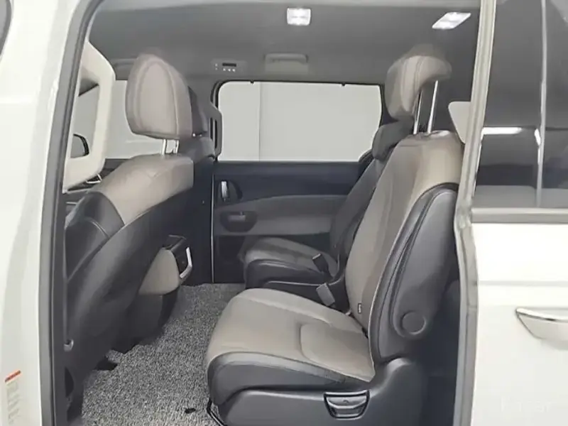 2024 Kia Carnival с пробегом 43 311 км
