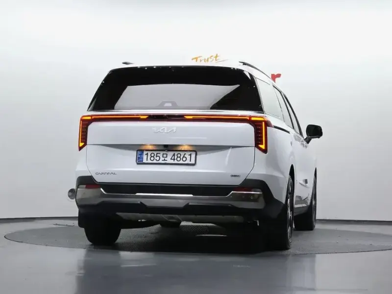 2024 Kia Carnival с пробегом 19 474 км