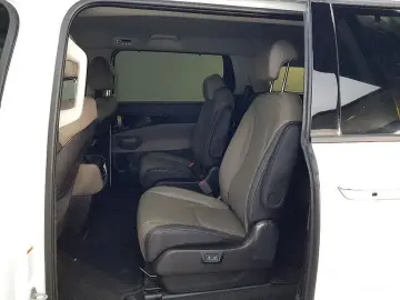 2024 Kia Carnival с пробегом 41 000 км