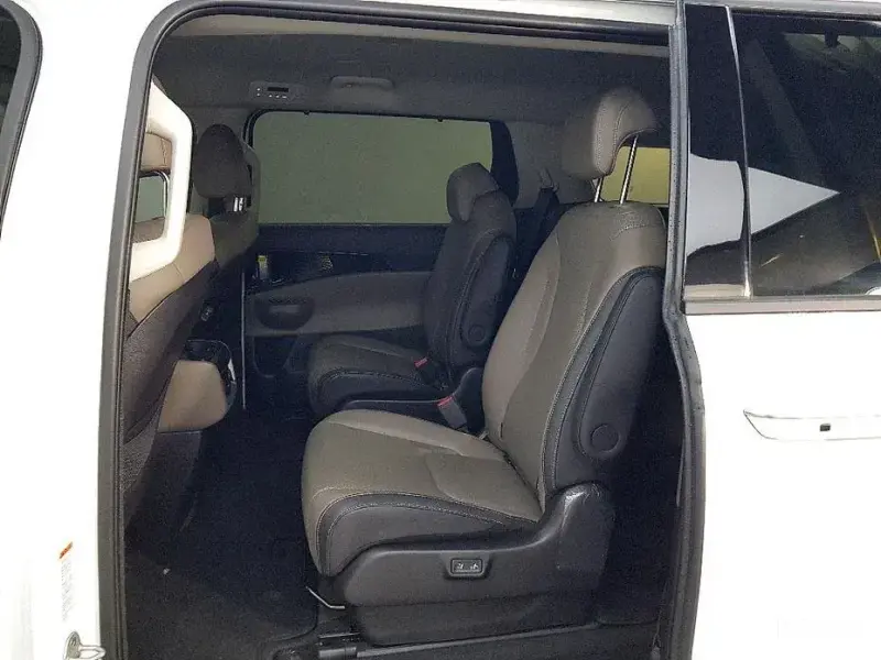 2024 Kia Carnival с пробегом 41 000 км
