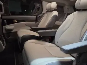 2024 Kia Carnival с пробегом 11 826 км