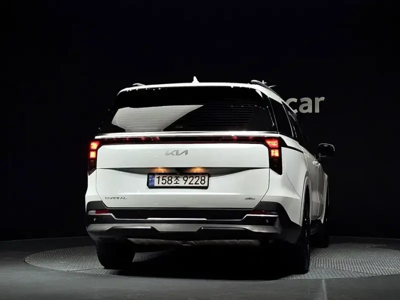 2024 Kia Carnival с пробегом 36 031 км