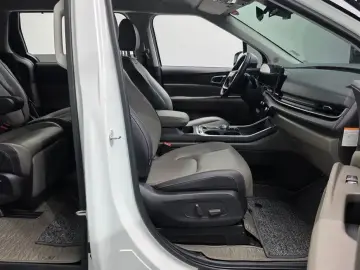 2025 Kia Carnival с пробегом 40 731 км