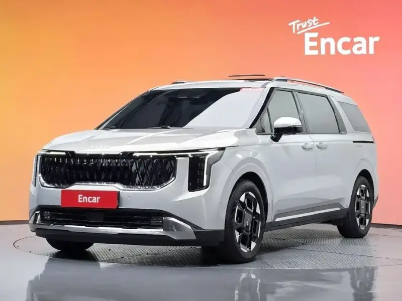 2024 Kia Carnival с пробегом 28 341 км