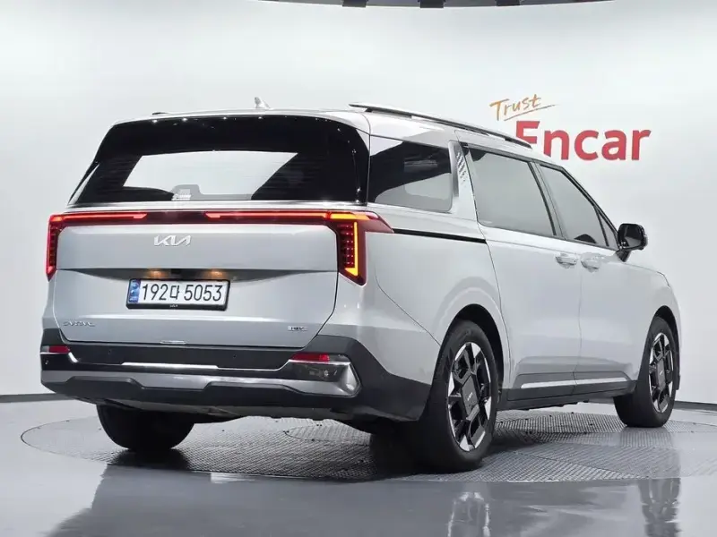 2024 Kia Carnival с пробегом 28 341 км