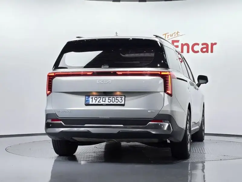 2024 Kia Carnival с пробегом 28 341 км