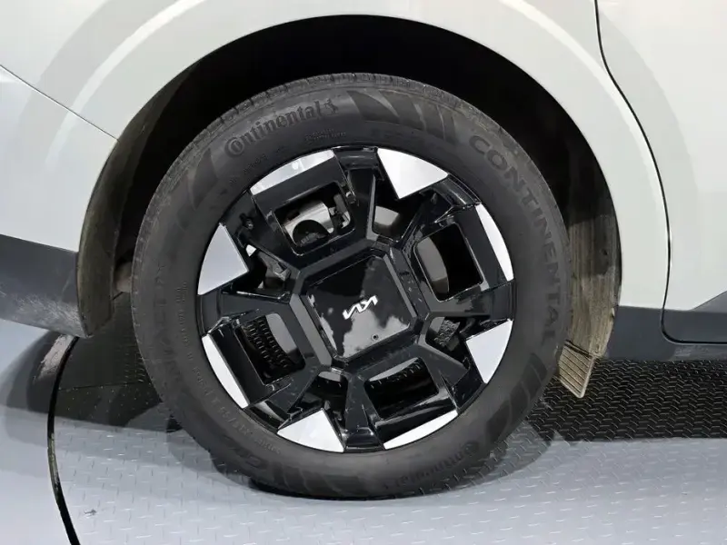 2024 Kia Carnival с пробегом 28 341 км