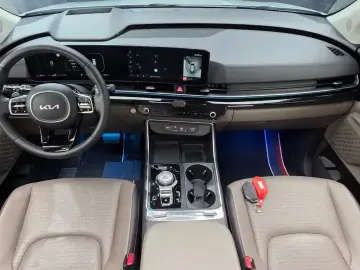 2024 Kia Carnival с пробегом 28 341 км