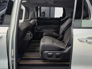 2024 Kia Carnival с пробегом 28 341 км