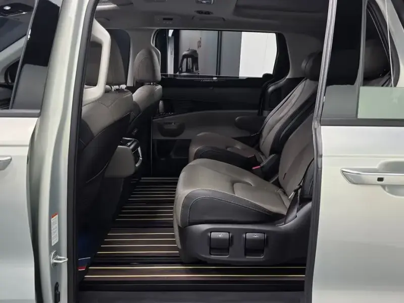 2024 Kia Carnival с пробегом 28 341 км