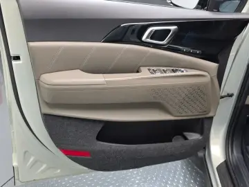 2024 Kia Carnival с пробегом 28 341 км