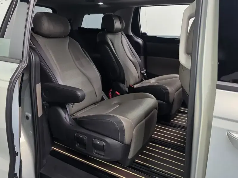 2024 Kia Carnival с пробегом 28 341 км