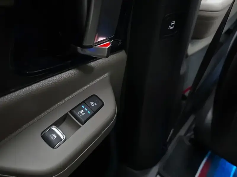 2024 Kia Carnival с пробегом 28 341 км