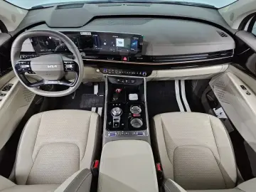 2025 Kia Carnival с пробегом 2 478 км